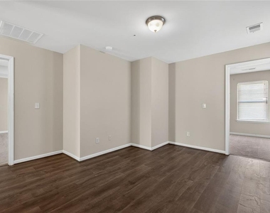 1027 Grenier Terrace - Photo Thumbnail 22