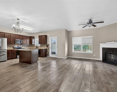 1027 Grenier Terrace - Photo Thumbnail 24