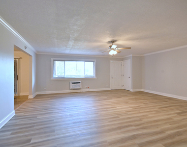 600 S York Street - Photo Thumbnail 4