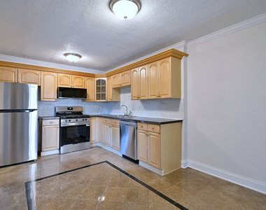 600 S York Street - Photo Thumbnail 6