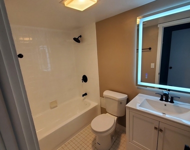 1 Renaissance Place - Photo Thumbnail 11