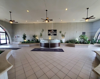 1 Renaissance Place - Photo Thumbnail 4