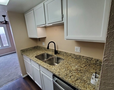 1 Renaissance Place - Photo Thumbnail 14