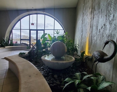 1 Renaissance Place - Photo Thumbnail 3