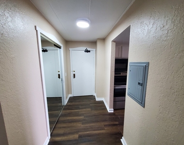 1 Renaissance Place - Photo Thumbnail 15