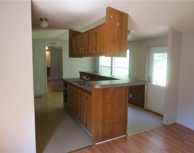 6175 Leigh Lane - Photo Thumbnail 8