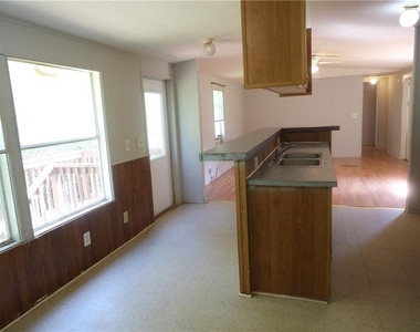6175 Leigh Lane - Photo Thumbnail 13