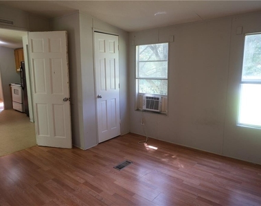 6175 Leigh Lane - Photo Thumbnail 14