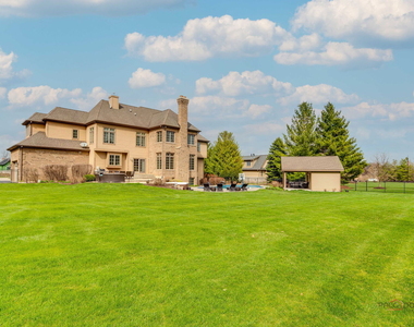 37w209 Deer Pond Court - Photo Thumbnail 8