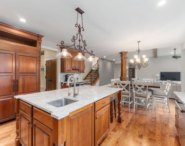 37w209 Deer Pond Court - Photo Thumbnail 17