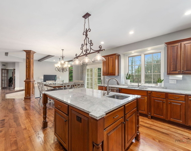37w209 Deer Pond Court - Photo Thumbnail 19