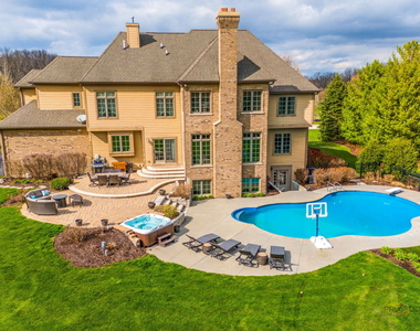 37w209 Deer Pond Court - Photo Thumbnail 2