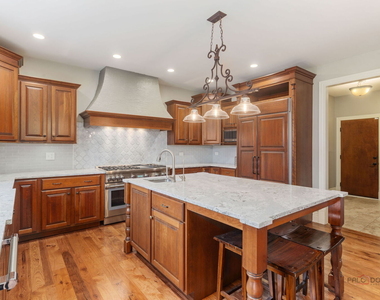 37w209 Deer Pond Court - Photo Thumbnail 16
