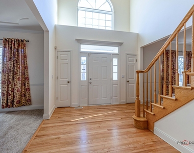 2095 Rockland Drive - Photo Thumbnail 5