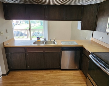 15804 86th Avenue - Photo Thumbnail 3