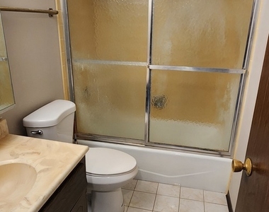 15804 86th Avenue - Photo Thumbnail 8