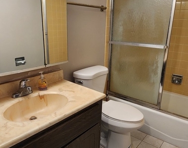 15804 86th Avenue - Photo Thumbnail 9