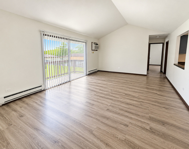 1023 Shagbark Court - Photo Thumbnail 2