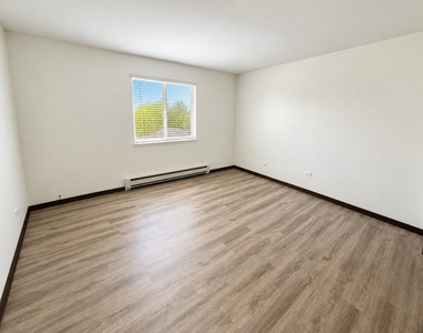 1023 Shagbark Court - Photo Thumbnail 3
