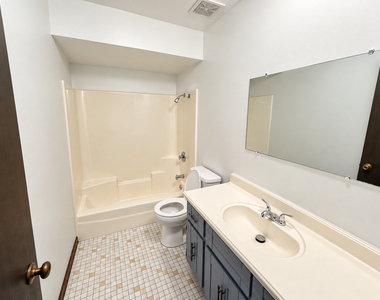 1023 Shagbark Court - Photo Thumbnail 5