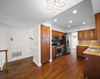 97 E Harbor Drive - Photo Thumbnail 7