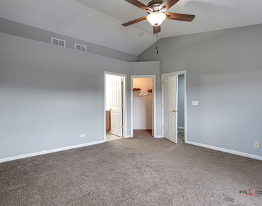 921 Summit Creek Drive - Photo Thumbnail 14