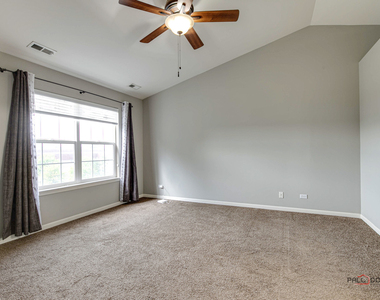 921 Summit Creek Drive - Photo Thumbnail 12