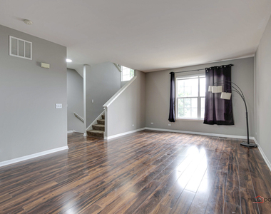 921 Summit Creek Drive - Photo Thumbnail 2