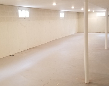8407 W Brodman Avenue - Photo Thumbnail 18