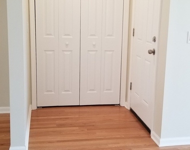 8407 W Brodman Avenue - Photo Thumbnail 3