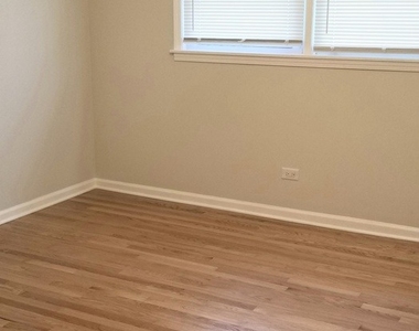 8407 W Brodman Avenue - Photo Thumbnail 16