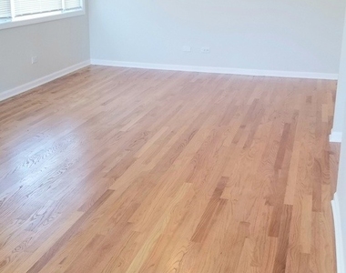 8407 W Brodman Avenue - Photo Thumbnail 4