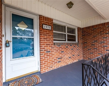1975 Kilburn Drive Ne - Photo Thumbnail 3