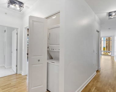 100 E 14th Street - Photo Thumbnail 17