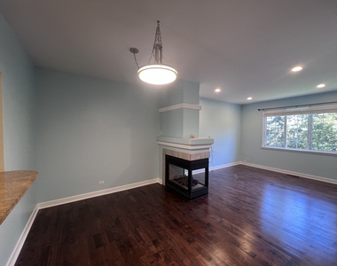 2106 W Concord Lane - Photo Thumbnail 2