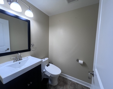 2106 W Concord Lane - Photo Thumbnail 16