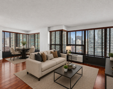 30 E Huron Street - Photo Thumbnail 2