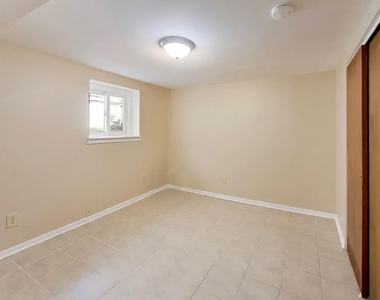 6545 N Natoma Street - Photo Thumbnail 5