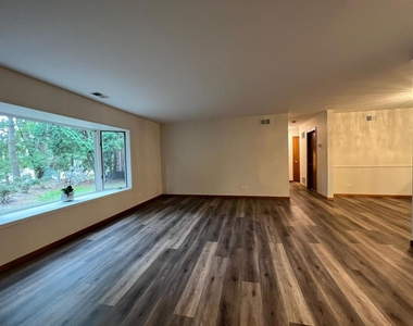 1503 N Milwaukee Avenue - Photo Thumbnail 3