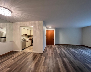1503 N Milwaukee Avenue - Photo Thumbnail 5