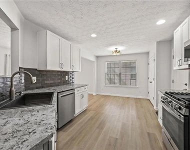 173 Village Trace - Photo Thumbnail 9