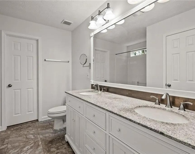 173 Village Trace - Photo Thumbnail 12