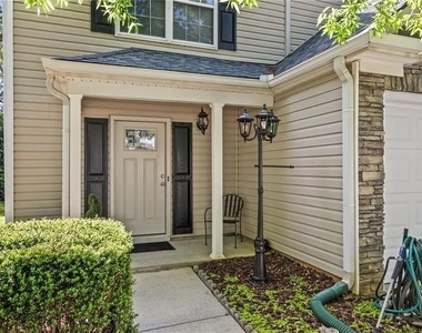 173 Village Trace - Photo Thumbnail 1