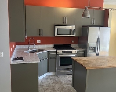 1301 W Madison Street - Photo Thumbnail 7