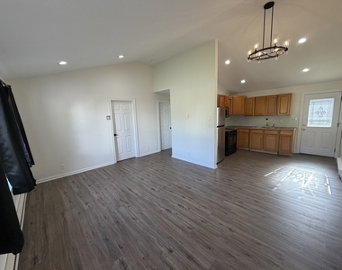 14545 Archer Avenue - Photo Thumbnail 3