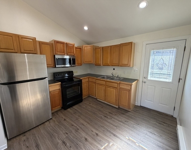 14545 Archer Avenue - Photo Thumbnail 4