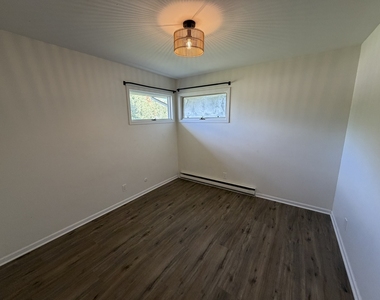 14545 Archer Avenue - Photo Thumbnail 7