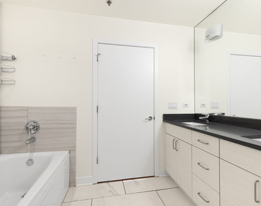 737 W Washington Boulevard - Photo Thumbnail 6