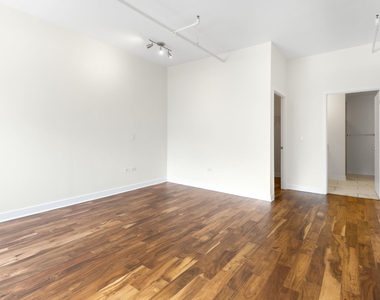 737 W Washington Boulevard - Photo Thumbnail 3