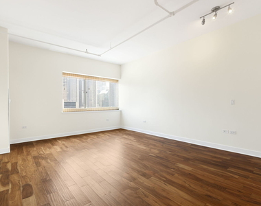 737 W Washington Boulevard - Photo Thumbnail 5